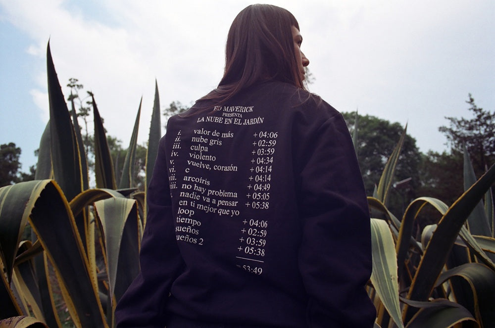 LA NUBE EN EL JARDÍN Sudadera Negra